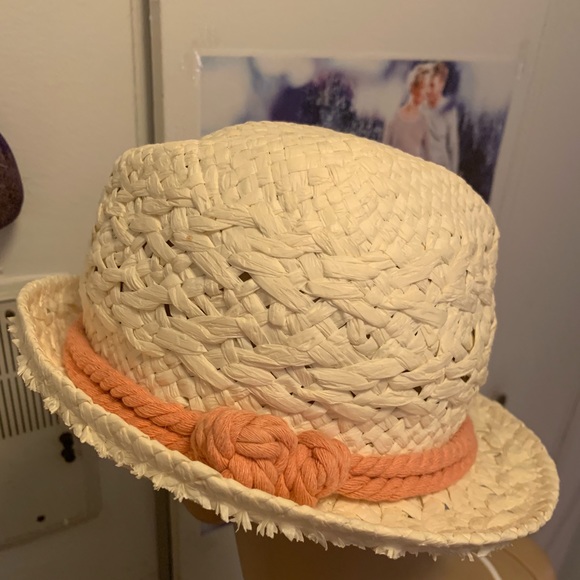 🚫SOLD🚫Paper hat with coral cording around rim - Picture 3 of 4